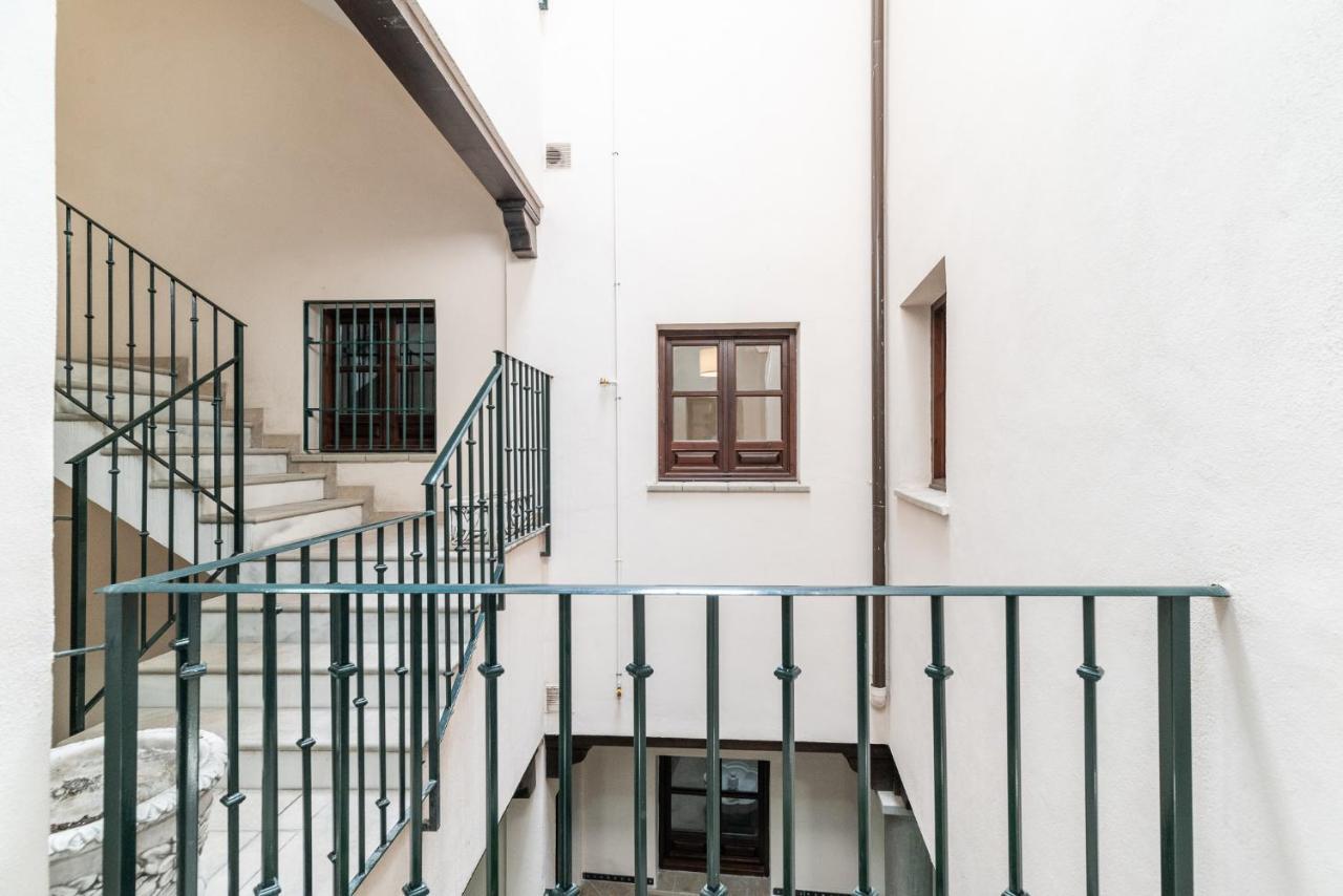Moderno Apartamento Centro De Granada 2 Zewnętrze zdjęcie